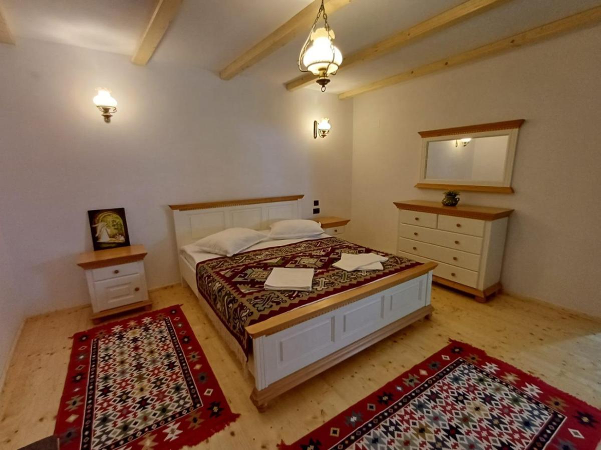 Villa Casuta Din Valea Regilor à Gradistea de Munte Extérieur photo